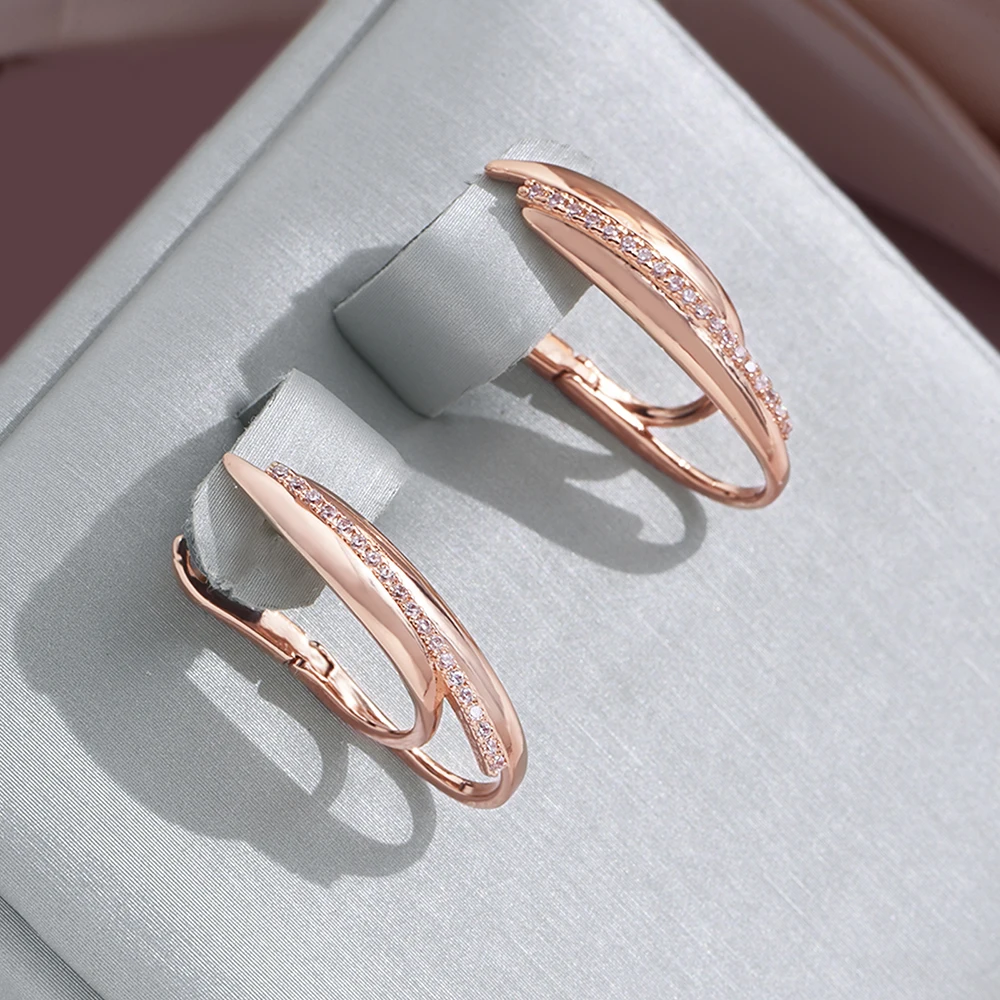 Eleganckie lekko złote kolczyki