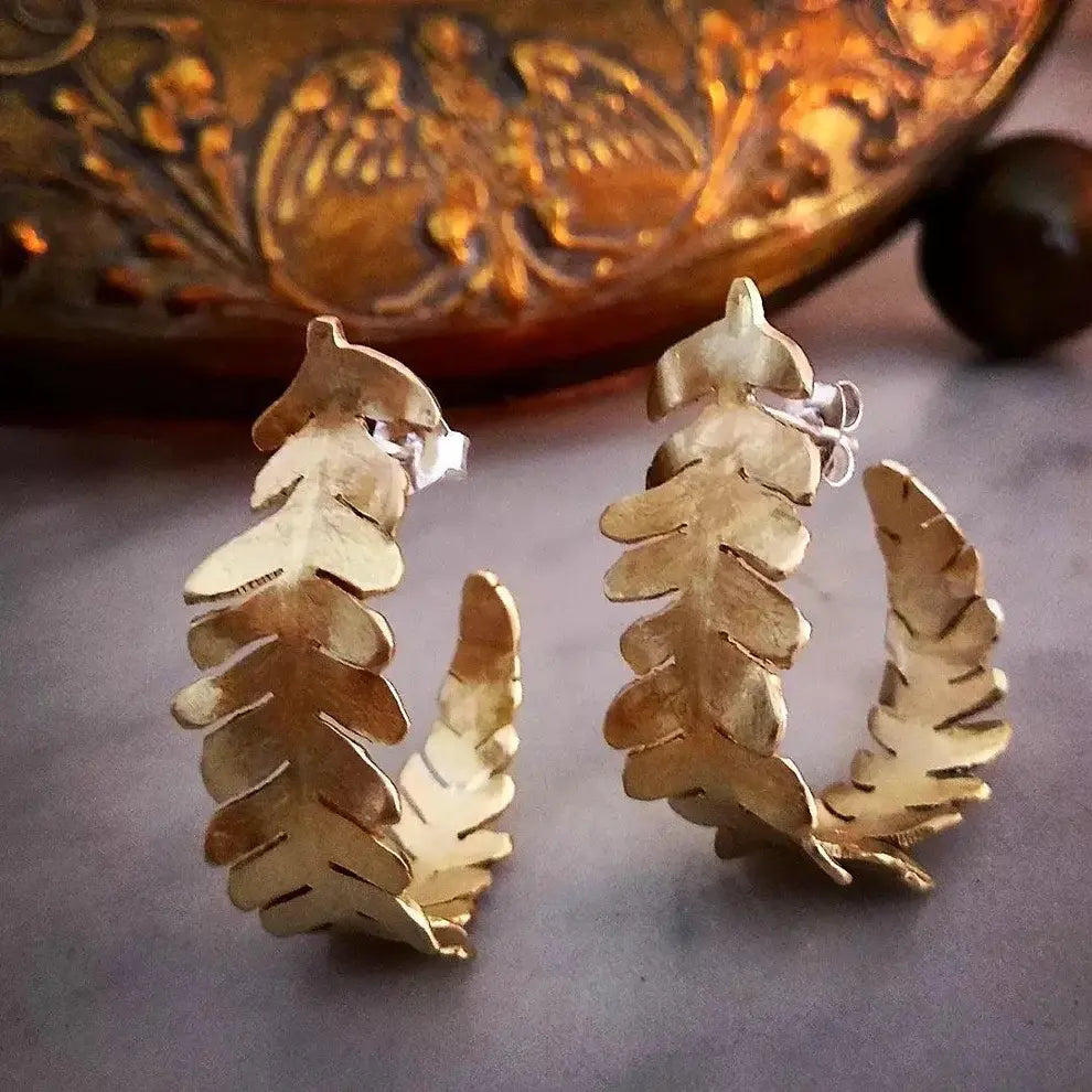 Vintage'owe kolczyki w kształcie kwiatowego kosza w złocie