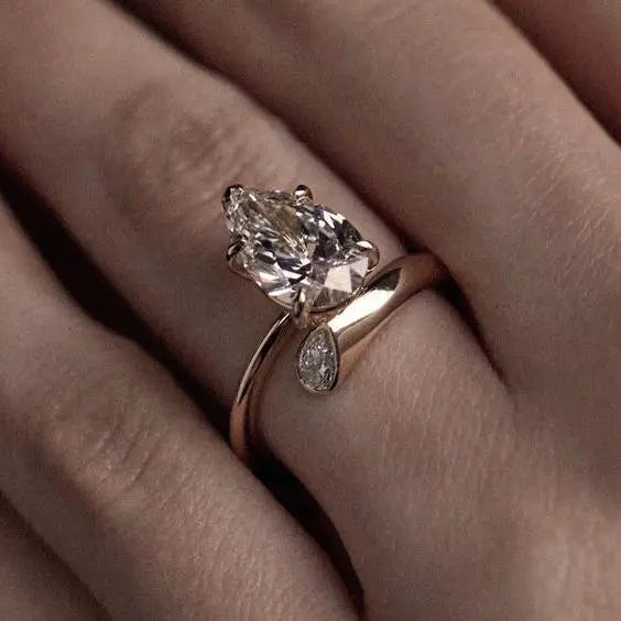 Vintage złota otwarta kropla wody pierścień z cyrkoniami