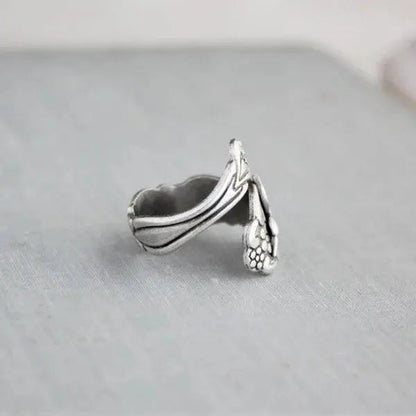 Pierścień z kwiatem kolibra