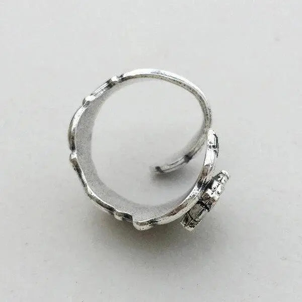 Regulowany pierścień z łyżką w kształcie sowy