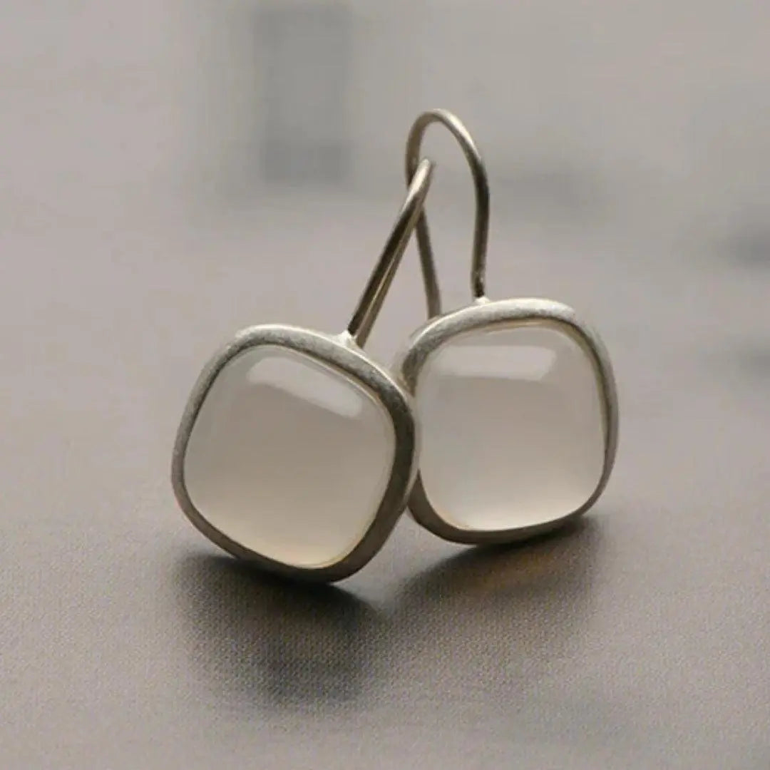 Vintage'owe kolczyki z kryształami księżycowej oświetlenia