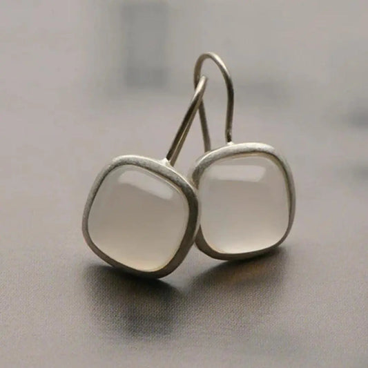 Vintage'owe kolczyki z kryształami księżycowej oświetlenia