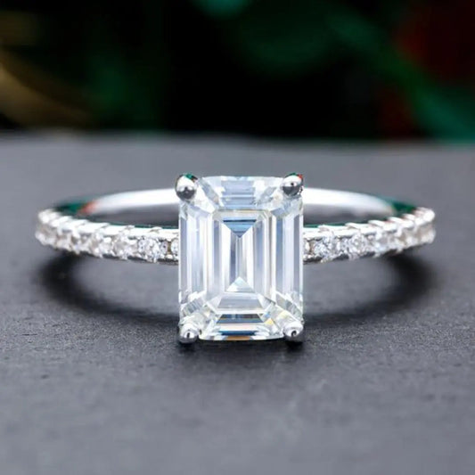 Vintage Pierścień z białego kryształu i srebra z cyrkoniami