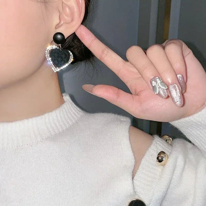 Kolczyki Dark Heart w złocie