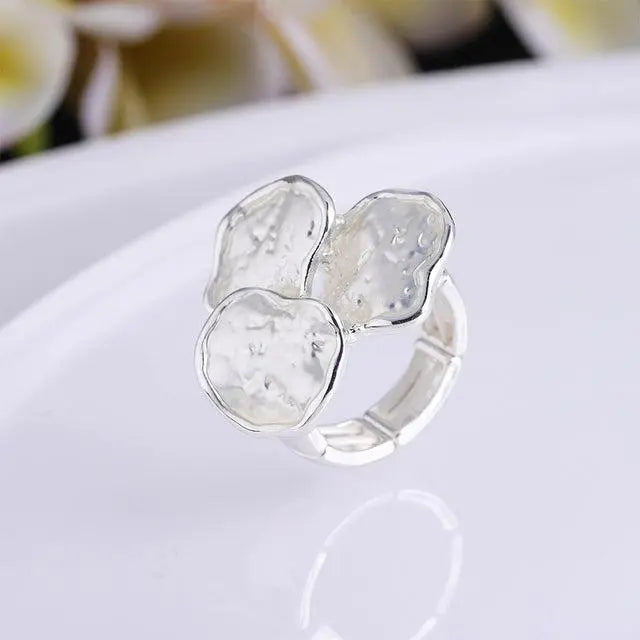 Klasyczny Pierścień z Emalią w Kształtko okręgu