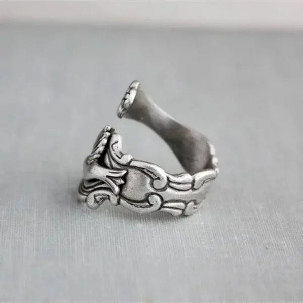 Pierścień z kwiatem kolibra