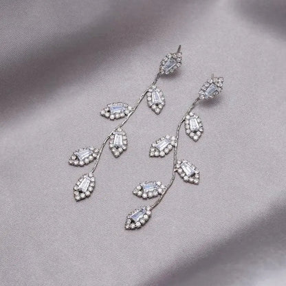 Kolczyki z zawieszką liście z tlenku cyrkonu w złocie i srebrze