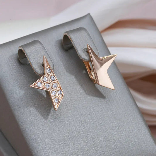 Eleganckie błyszczące kolczyki gwiazdy z złota i cyrkonii