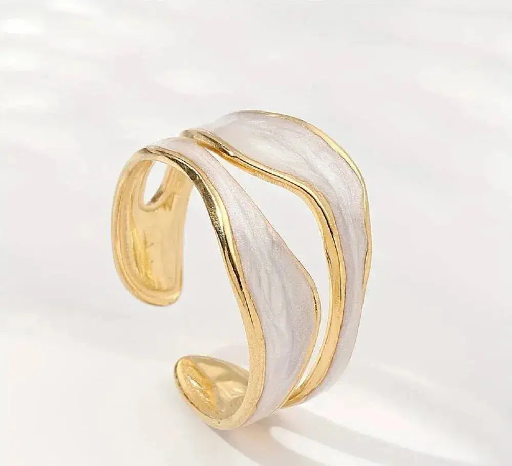 Pierścionek z białego złota w stylu vintage